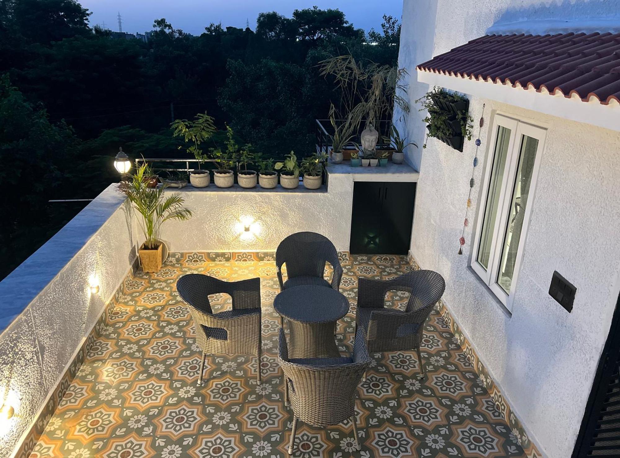 Apartment Secret Rooftop In North Delhi